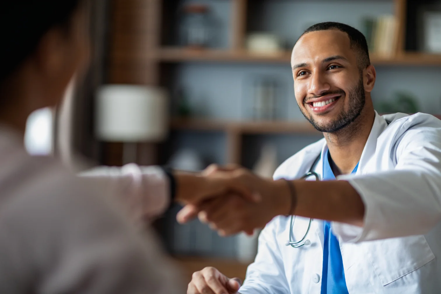 ¿Habla poco inglés? Cómo hablar con su doctor tras un accidente